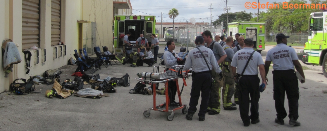 5. März 2015 - Großbrand - REHAB-Unit der Feuerwehr Miami-Dade (USA)